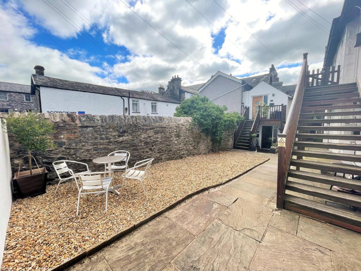 Arthurs Cottage -Charming Courtyard Cottage In The Heart Of Kendal, The Lake District Kültér fotó