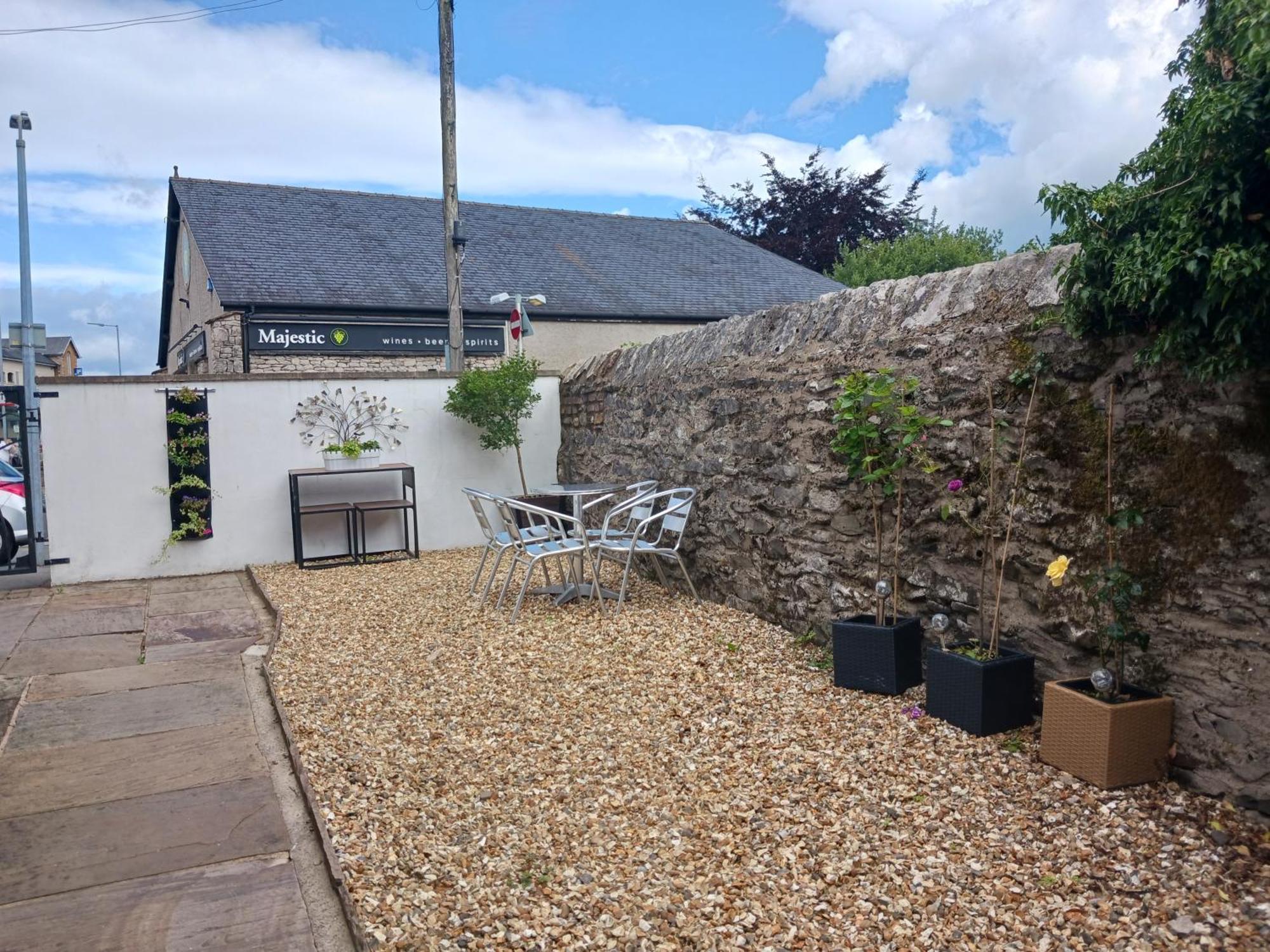 Arthurs Cottage -Charming Courtyard Cottage In The Heart Of Kendal, The Lake District Kültér fotó